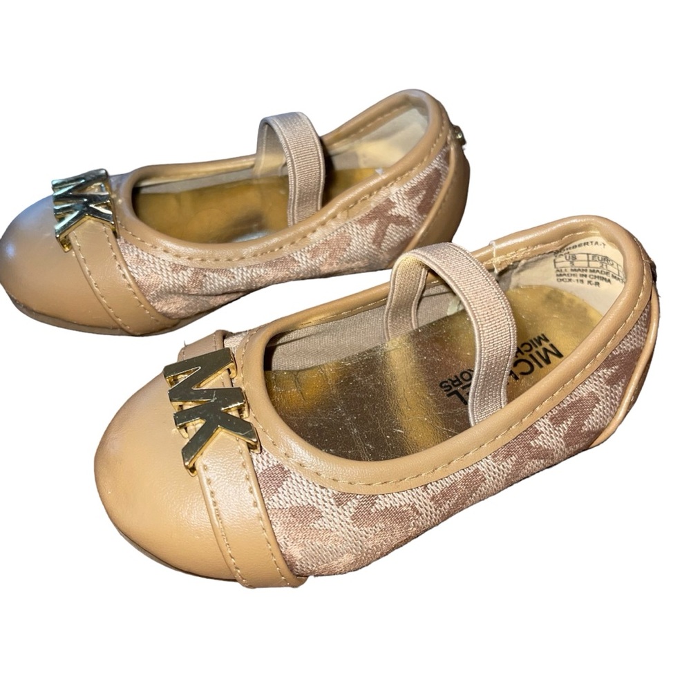 Michael Kors Infant Ballet Slip On Shoes Size 5 Elastic Strap Tan Beige MK Logo